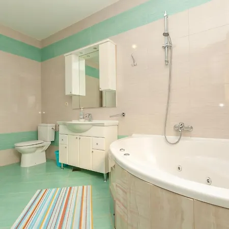 Stunning In With View *