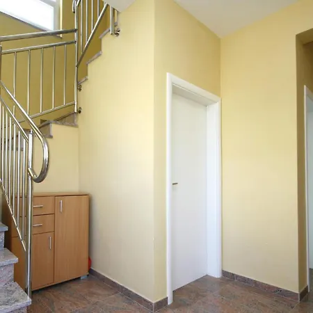 Vikendica Stunning In With View