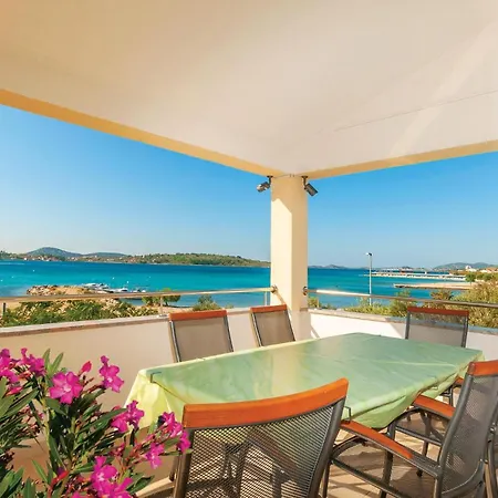 Stunning In With View *