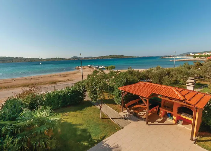 Stunning In With View