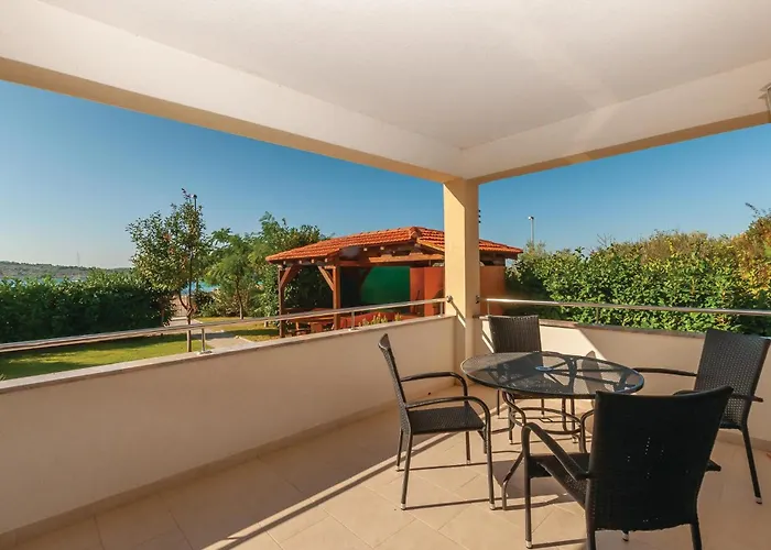 Stunning In With View Holiday home