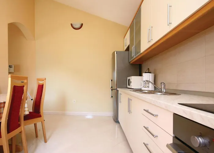 Vikendica Stunning In With View