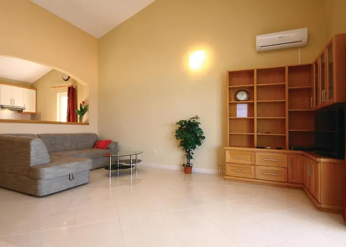 Stunning In With View Vikendica *