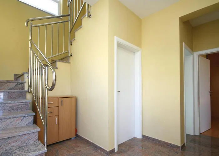 Vikendica Stunning In With View