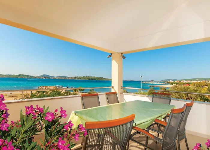 Stunning In With View *