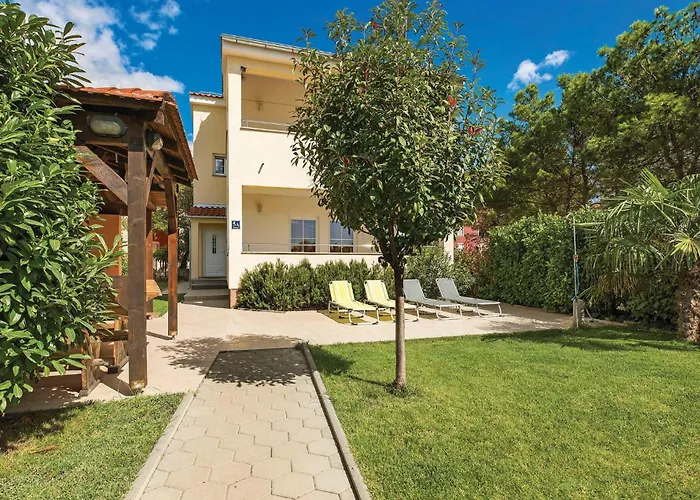 Stunning In With View Holiday home