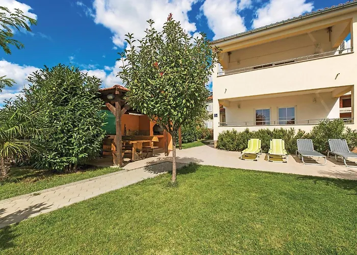 Holiday home Stunning In With View